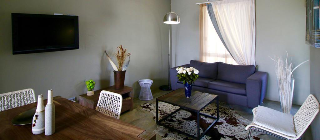 The Village Courtyard Suites & Executive Apartment Windhoek Exterior foto