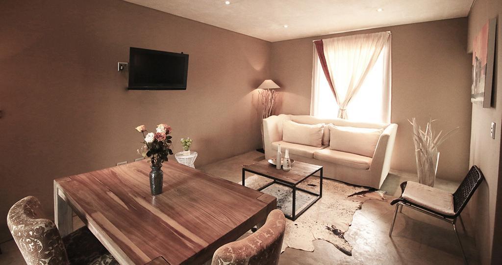The Village Courtyard Suites & Executive Apartment Windhoek Exterior foto